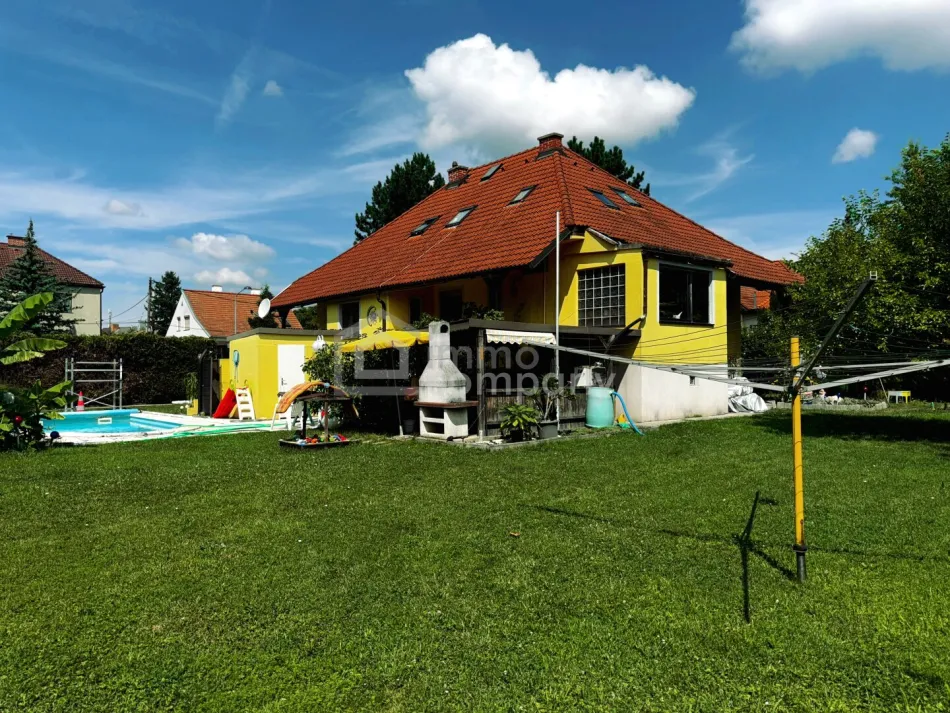 Sonniges Eckgrundstück mit charmantem Einfamilienhaus – großes Potenzial in ruhiger Nachbarschaft! - Bild