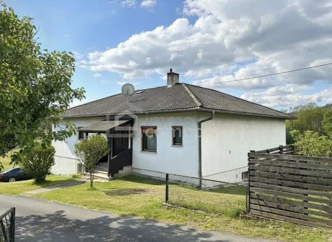 Schöner Bungalow mit guter Verkehrsanbindung nahe Heiligenkreuz - Titelbild