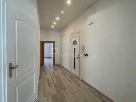 Traumhafte 4-Zimmer-Wohnung im Zentrum von Wiener Neustadt!