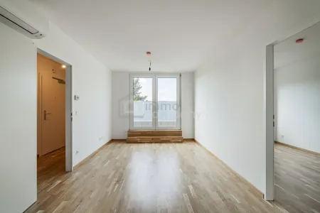 Wunderschöne 3-Zimmer-Wohnung mit herrlicher Aussicht und Balkon + Stellplatz! 12. Bezirk.