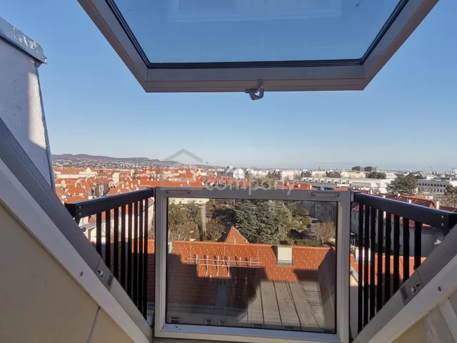 Moderne Dachgeschosswohnung mit Fußbodenheizung und Deckenkühlung – Wohnkomfort zu jeder Jahreszeit - Titelbild