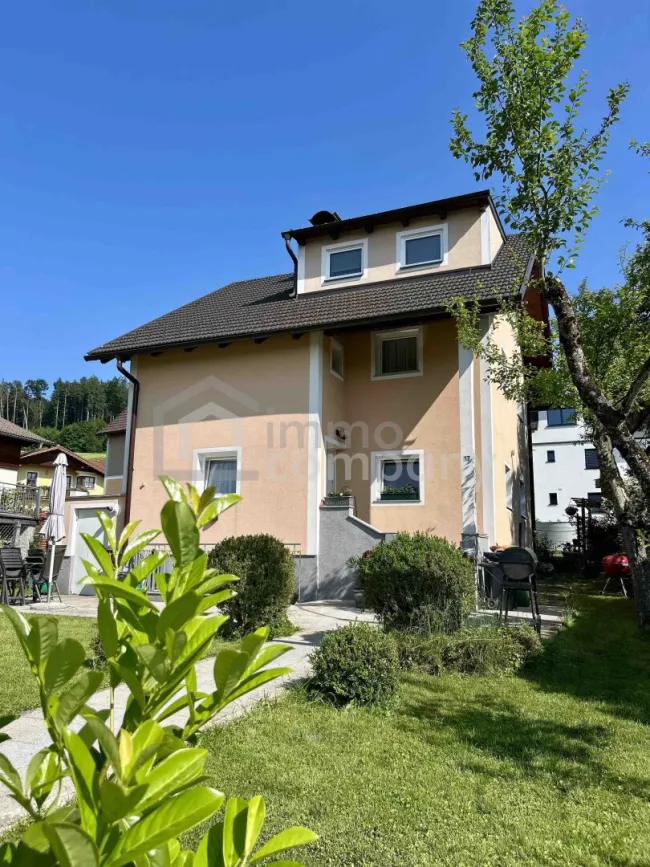 Ein Haus, zwei Wohnungen, viele Möglichkeiten – Zweifamilienhaus in Nußdorf am Haunsberg - Titelbild