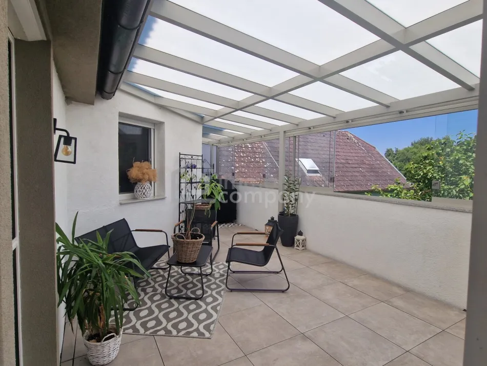 Sommerpreis - Einfamilienhaus mit Fernblick + Garten + Loggia - Bild