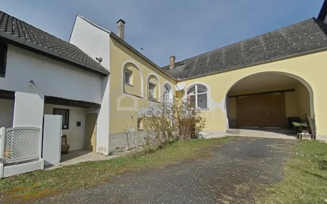 Schönes Stadthaus mit riesigem Garten in Jennersdorf - Bild