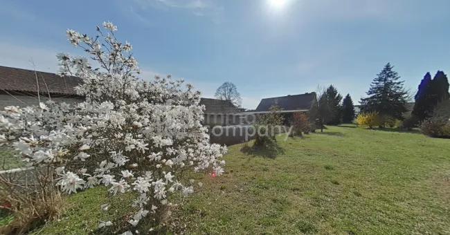 Schönes Stadthaus mit riesigem Garten in Jennersdorf - Titelbild