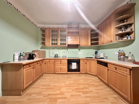 Großzügiges 7-Zi-Haus in Loosdorf mit Garten, Terrasse & Garage – Miete 1.180 €!