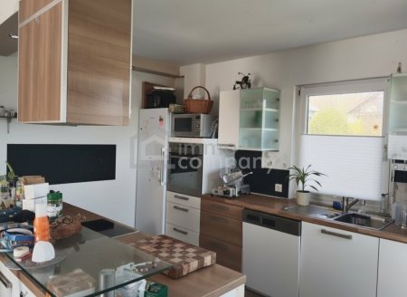 Preisreduziert auf € 259.000,- – Viel Platz für Familien, großes Potenzial