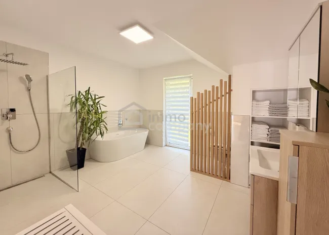 Badezimmer DG