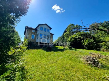 BAUGRUNSTÜCK in RUHELAGE mit Altbestand vor den Toren Wiens. Bauträger aufgepasst! 1.000 m² bebaubare Fläche