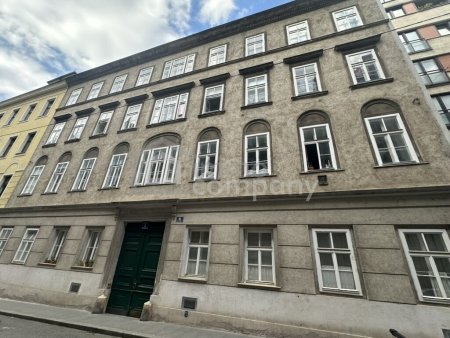 Sanierungsbedürftige Wohnung in 1100 Wien – 63m², massiv gebaut, nur 195.000 €!