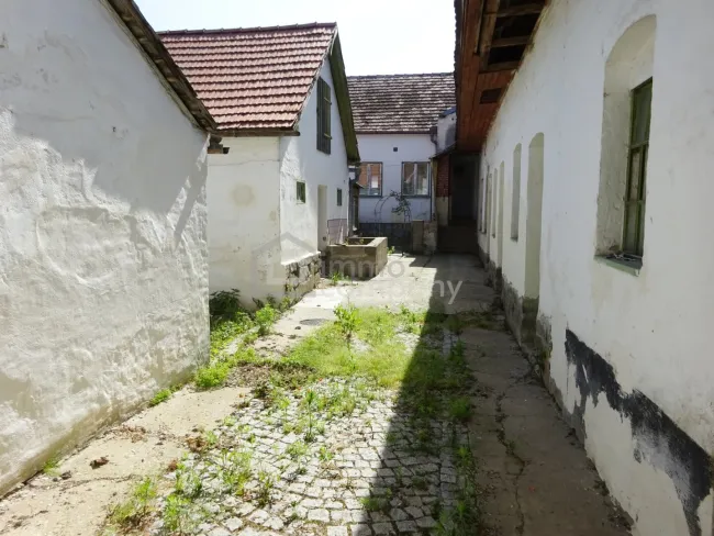 Verlassener ehemaliger Bauernhof mit Stadl! - Titelbild
