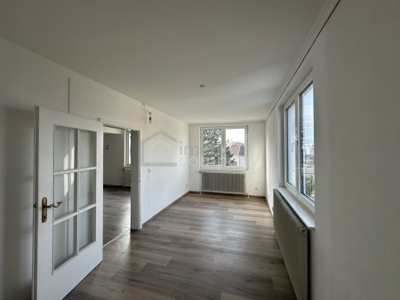 Lichtdurchflutete 3-Zimmer-Wohnung mit 130 m2 und Balkon in 1210 Wien – Ihr neues Zuhause wartet!
