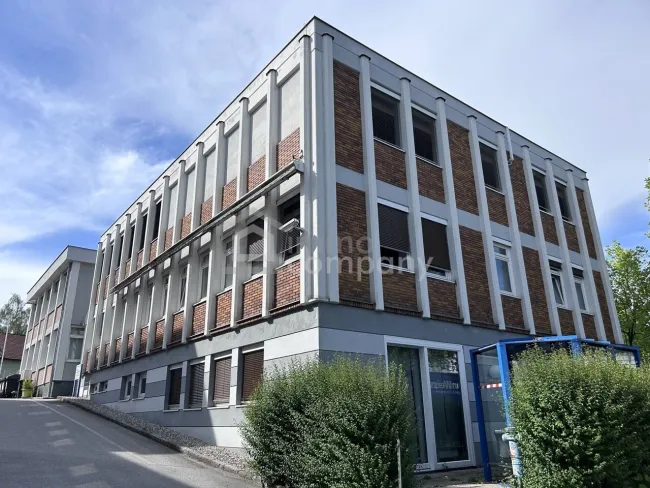 Flexible Bürofläche in Elixhausen - modern, gepflegt und ideal für Coworking - Jetzt mieten für 1.310,00 EUR! - Bild