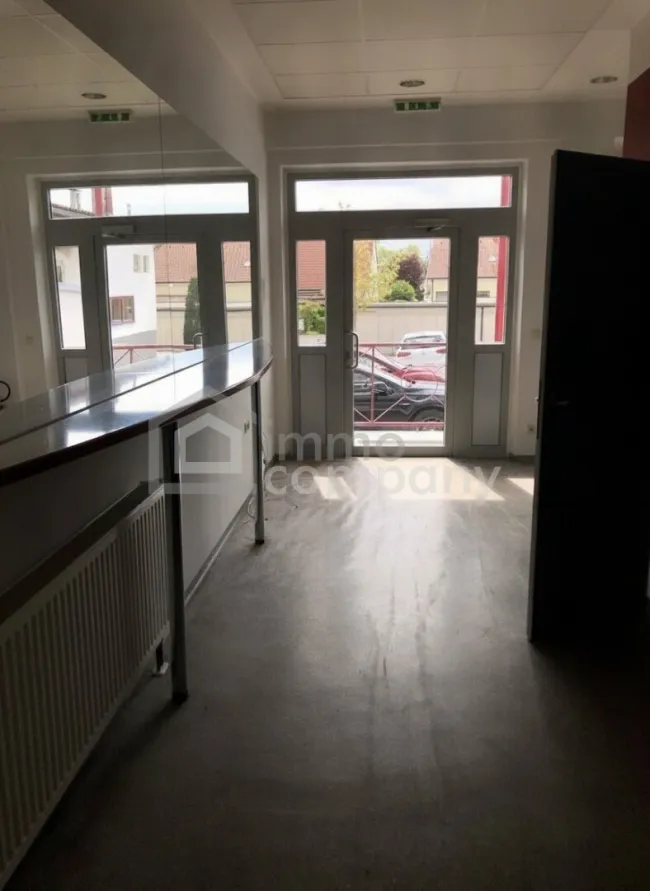 Studio mit Umkleiden / Dusche / WC - Bild