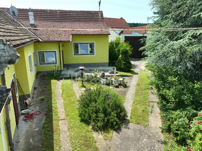 Ratenkauf möglich! Sanierungsbedürftiges Haus mit Stadl und großen Grund zu verkaufen! - Titelbild