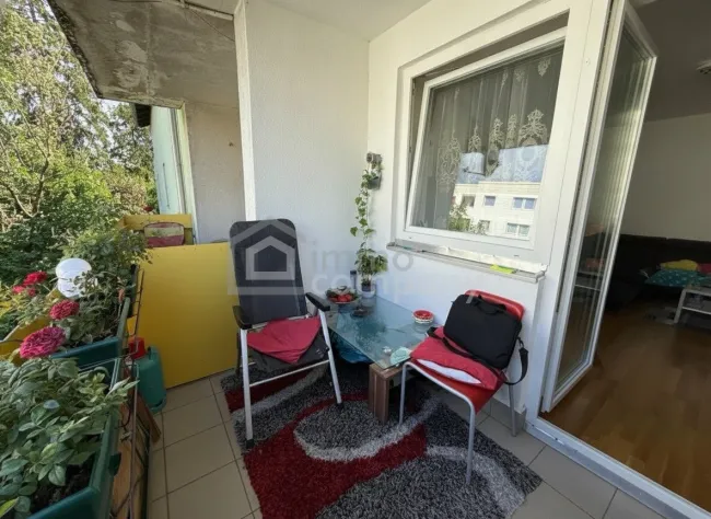 PREISHIT! Sonnige 3-Zimmer-Wohnung mit Balkon und Tiefgaragenstellplatz - Bild