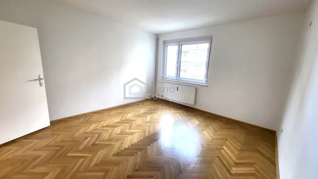 Urban leben, entspannt wohnen mit Balkon - zwischen Mur und Altstadt - Bild