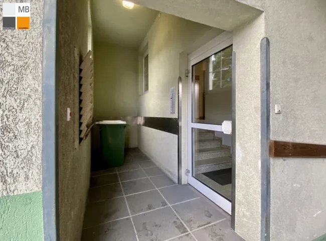 Überdachter und geschützter Hauseingang