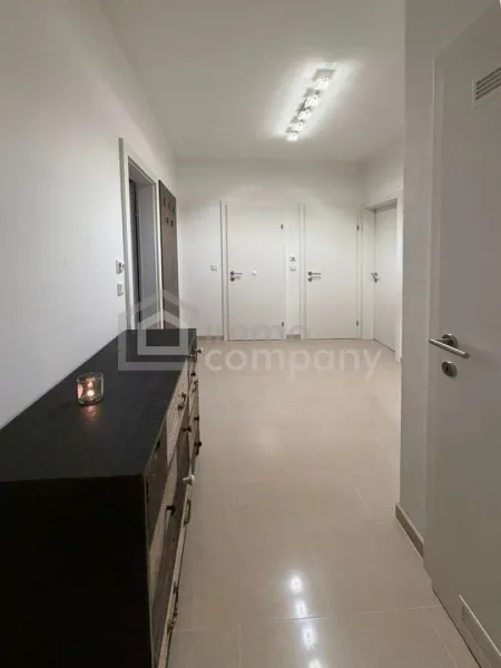geräumiges zentrales Vorzimmer