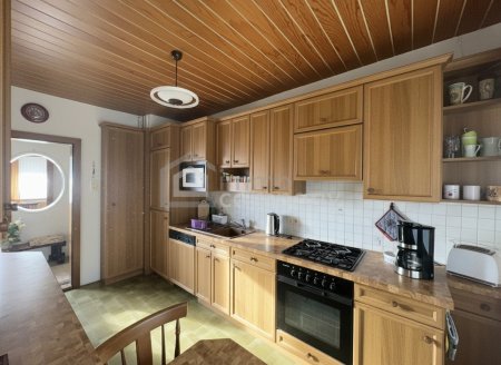 Einfamilienhaus in Dobermannsdorf – 7 Zimmer, Garten, Terrasse für 360.000 €!