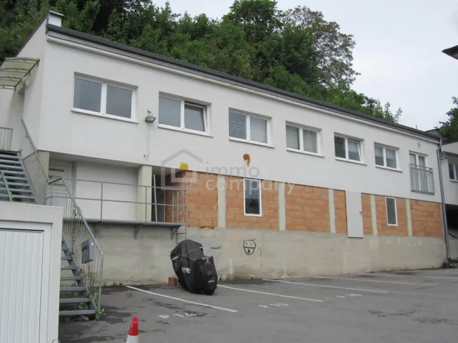 NEUER PREIS !! - Für ANLEGER: HOHE RENDITE !! Modernisiert, sehr ruhig ! - Titelbild