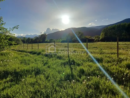 Ihr sonniges Gartengrundstücke am Ortsrand von Willendorf