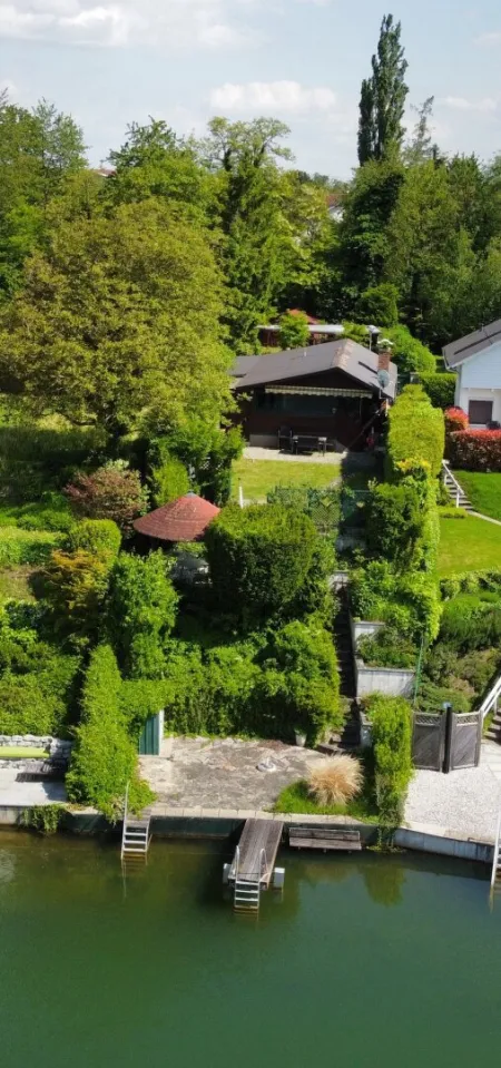UFERPARZELLE - Traumhaftes Ferienhaus am Ladislaus See in Steinbrunn – Direkt am Wasser mit privatem Uferzugang & Zusatzgrundstück - Bild