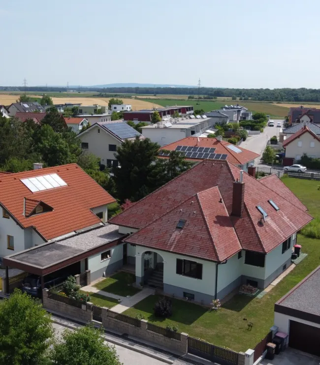 Großzügiges Wohnhaus im begehrten Ungarviertel mit Vollkeller, Garage & Carport zu verkaufen - Bild