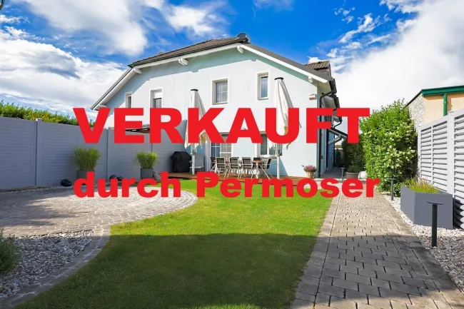 Äußerst gepflegte Doppelhaushälfte mit Doppelcarport, Klimaanlage und viel Stauraum - Titelbild