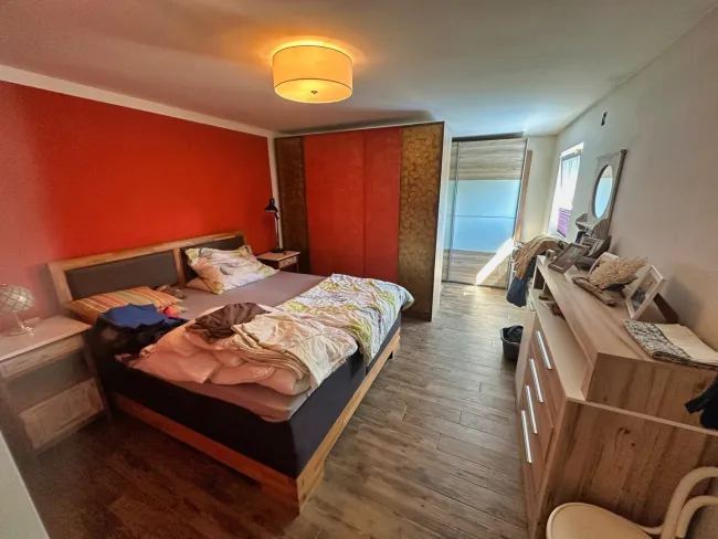 modernisierter, winterfester Bungalow mit Garage und Gartenhäuschen auf Pachtgrund in Neufeld am See zu verkaufen - Bild