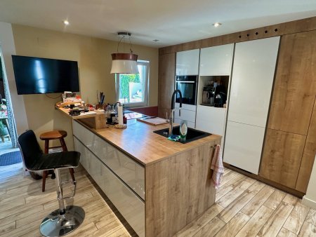 modernisierter, winterfester Bungalow mit Garage und Gartenhäuschen auf Pachtgrund in Neufeld am See zu verkaufen
