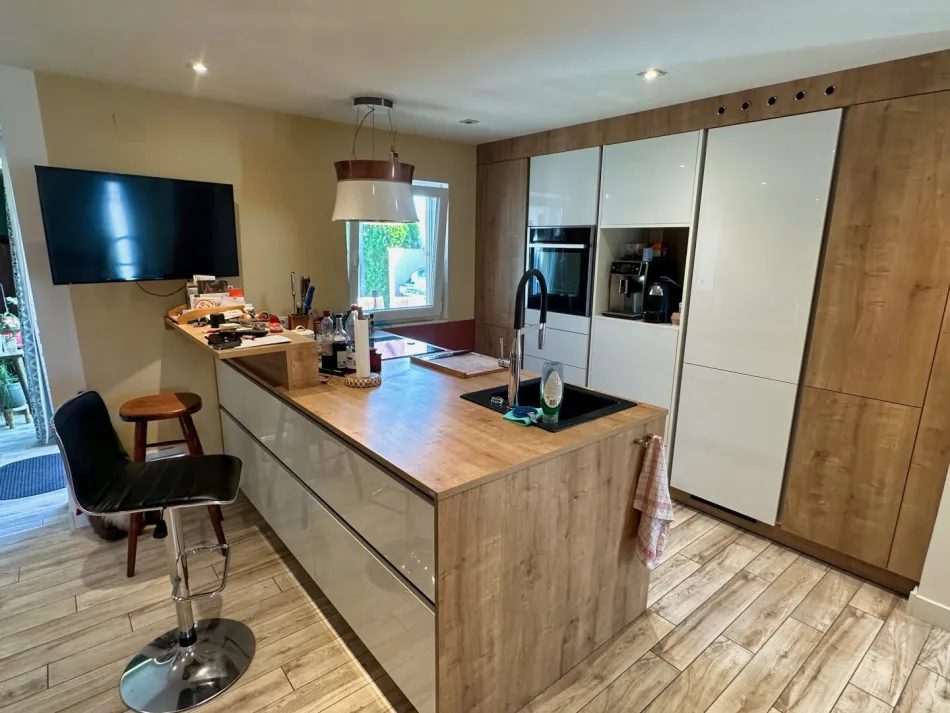 modernisierter, winterfester Bungalow mit Garage und Gartenhäuschen auf Pachtgrund in Neufeld am See zu verkaufen - Bild