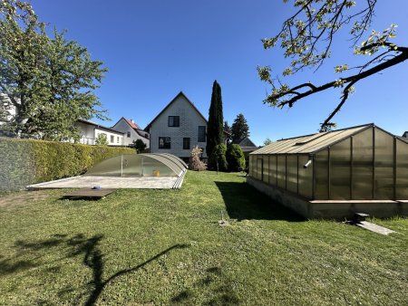 gepflegtes Siedlungshaus mit Vollkeller und Garage zu verkaufen