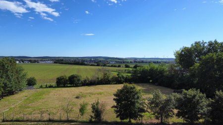 Einmalige Gelegenheit: Großzügiges Baulandgrundstück umgeben von Äckern mit Weitblick. Ideal für den Bau eines Traumhauses in ruhiger, naturnaher Lage