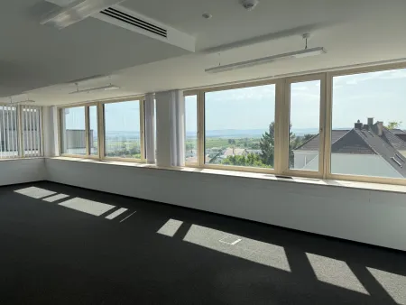 modernes Büro mit über 200 m² in zentrumsnaher Lage zu vermieten
