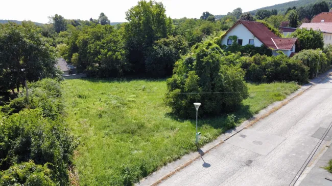 Baugrundstück in schöner Lage in Bad Sauerbrunn zu verkaufen - Titelbild