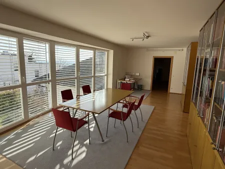 ca. 225 m²repräsentative Büroräumlichkeiten in Zentrumsnähe mit Parkplätzen zu vermieten