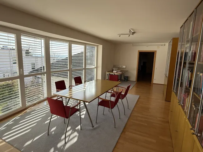 ca. 225 m²repräsentative Büroräumlichkeiten in Zentrumsnähe mit Parkplätzen zu vermieten - Titelbild