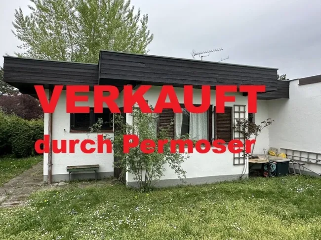 UFERPARZELLE - kleines massives Ferienhäuschen mit privaten Uferbereich auf Pachtgrund - Titelbild