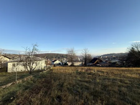 sonniger Baugrund mit Fernsicht zu verkaufen