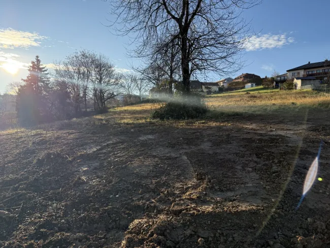 sonniger Baugrund mit Fernsicht zu verkaufen - Titelbild