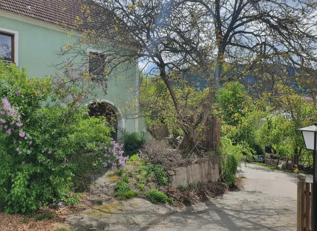 Historisches Massivhaus mit Hofanlage | 170 m² + Ausbaupotenzial bis 340 m² | Wachau-Nähe, Trandorf NÖ - Titelbild