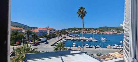 Zinshaus-Immobilie im Zentrum von Vela Luka – Gewerbe & Wohnen | Insel Korčula