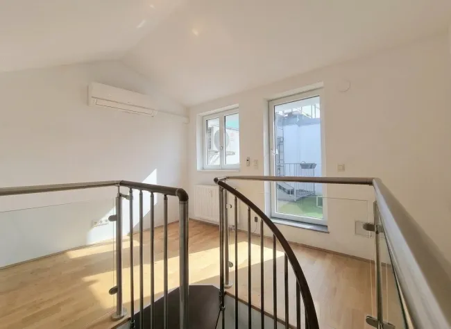 Galerie / Home Office / Terrassenzugang