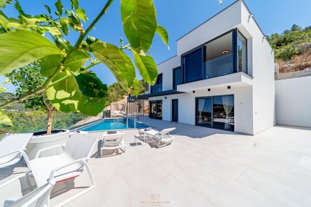 Moderne Villa mit Panorama-Meerblick – 120 m², Neubau, Glasfronten, Kamin | Vela Luka, Korčula