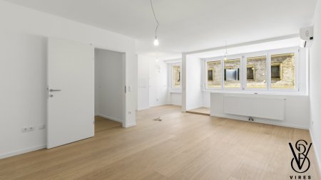 Stilvoller Erstbezug in Wien-Währing: generalsanierte 3-Zimmer-Wohnung mit verglaster Loggia