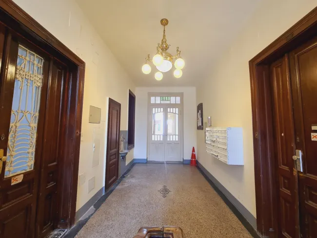 Altbau | Uni-Campus | Zusammenlegung möglich - Bild