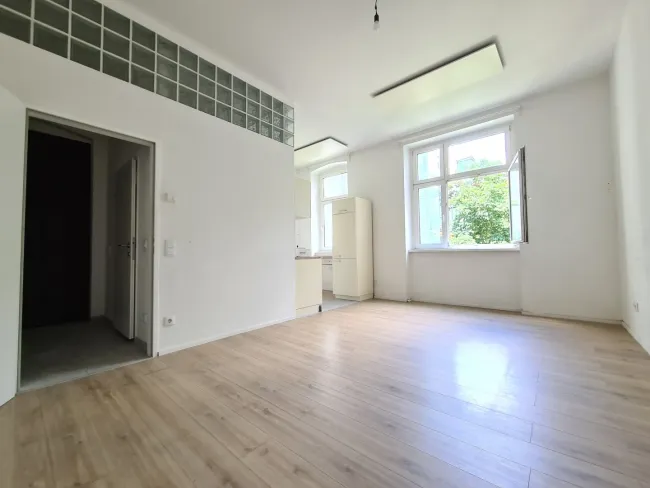 Charmanter Altbau | U3 Johnstraße | Grünblick - Bild