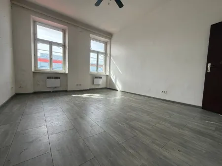 Altbau zum Renovieren | U3 Johnstraße | 2 Zimmer