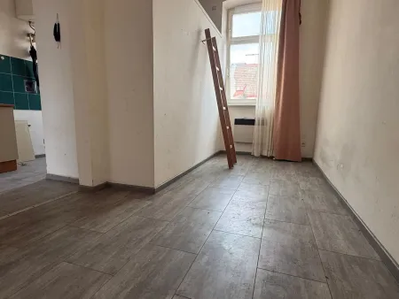Altbau zum Renovieren | U3 Johnstraße | 2 Zimmer